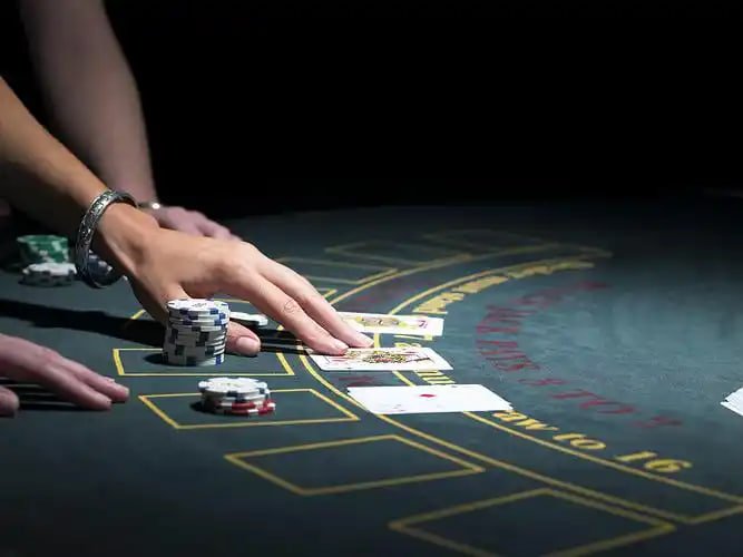 Filipino player enjoying phbet777 live casino games on a smartphone